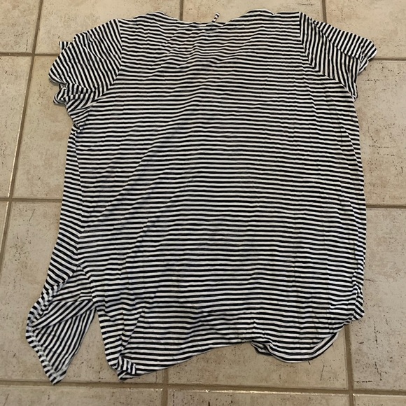 💜 Cover Me Black and White Striped Lace-Up Swimsuit Cover Up - Picture 4 of 5